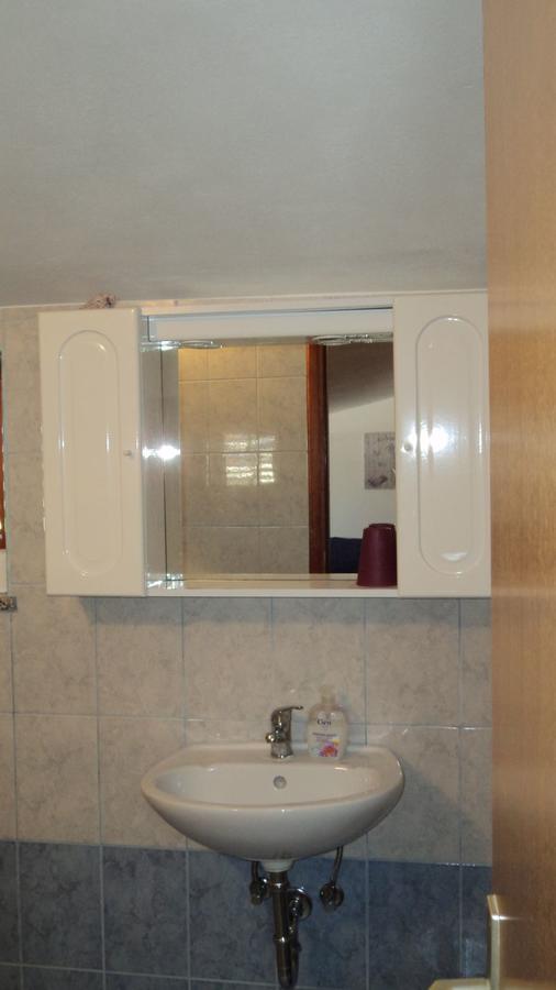 Studio Apartments Ana ロヴィニ エクステリア 写真